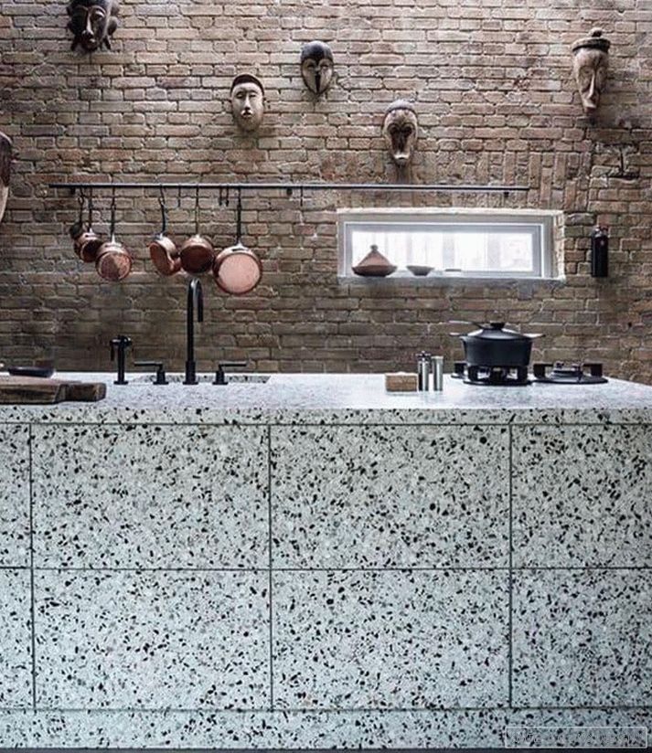Benátské terrazzo v interiéru kuchyně 2018 4